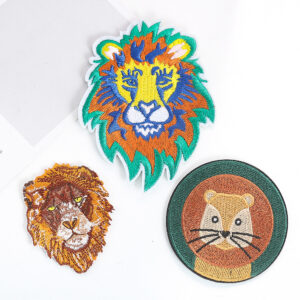 Cartoon lion animal embroidery cloth sticker clothing accessories embroidery badge DIY hole adhesive Patches decal